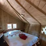 Les De Labrousse Lodge *