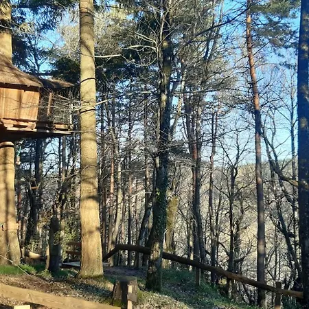 Les De Labrousse Lodge