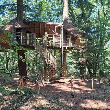 Les De Labrousse Lodge
