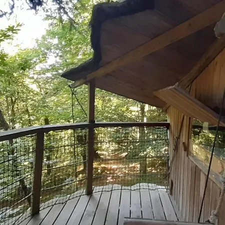 Les De Labrousse Lodge